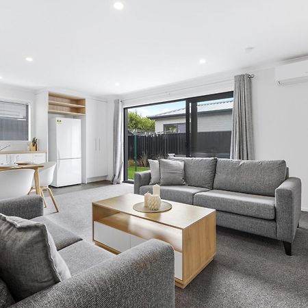 Modern Retreat With King Bed - By Kosh Bnb Hamilton Kültér fotó